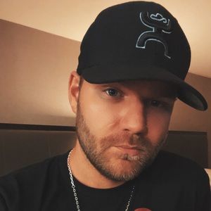 Meet your Posher, Dustin